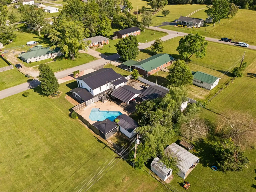 312 Hinson Street Hohenwald TN 38462
