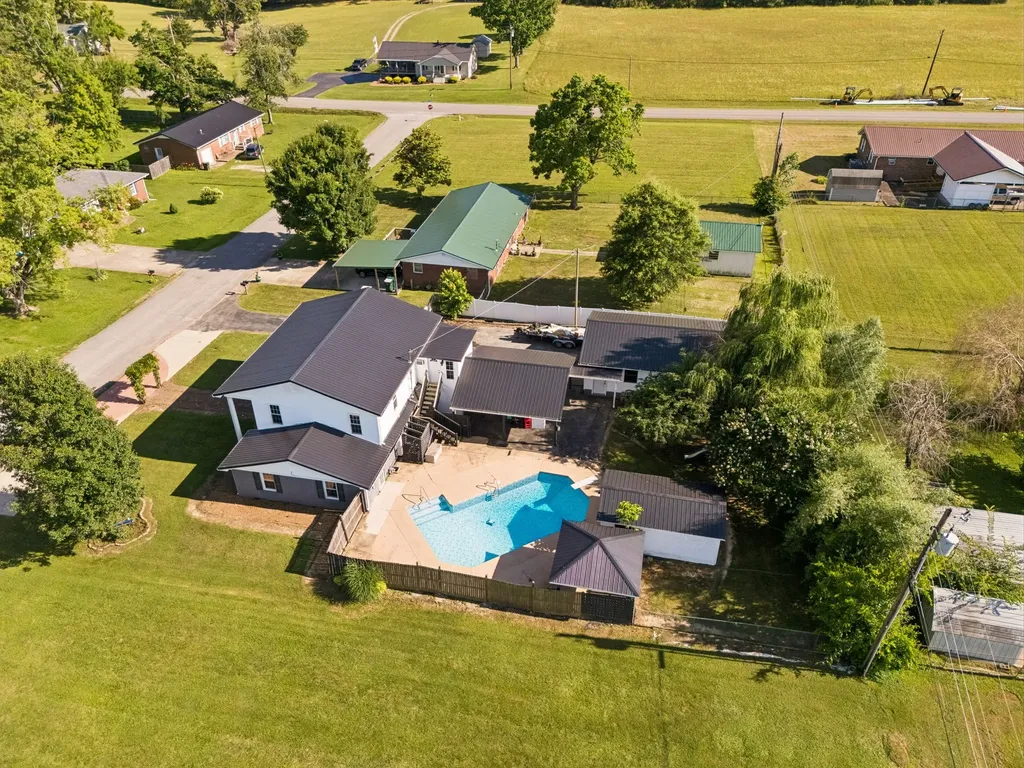 312 Hinson Street Hohenwald TN 38462