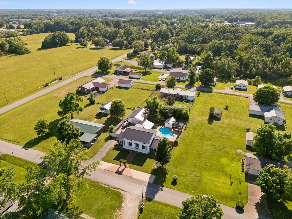 312 Hinson Street Hohenwald TN 38462