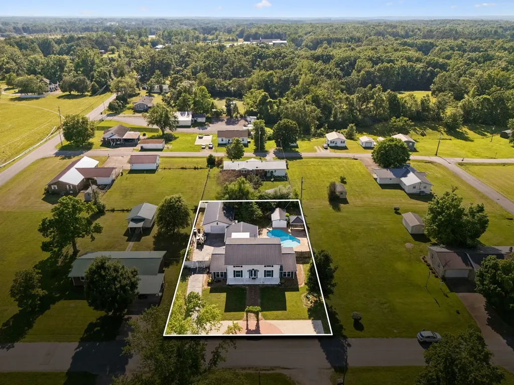 312 Hinson Street Hohenwald TN 38462