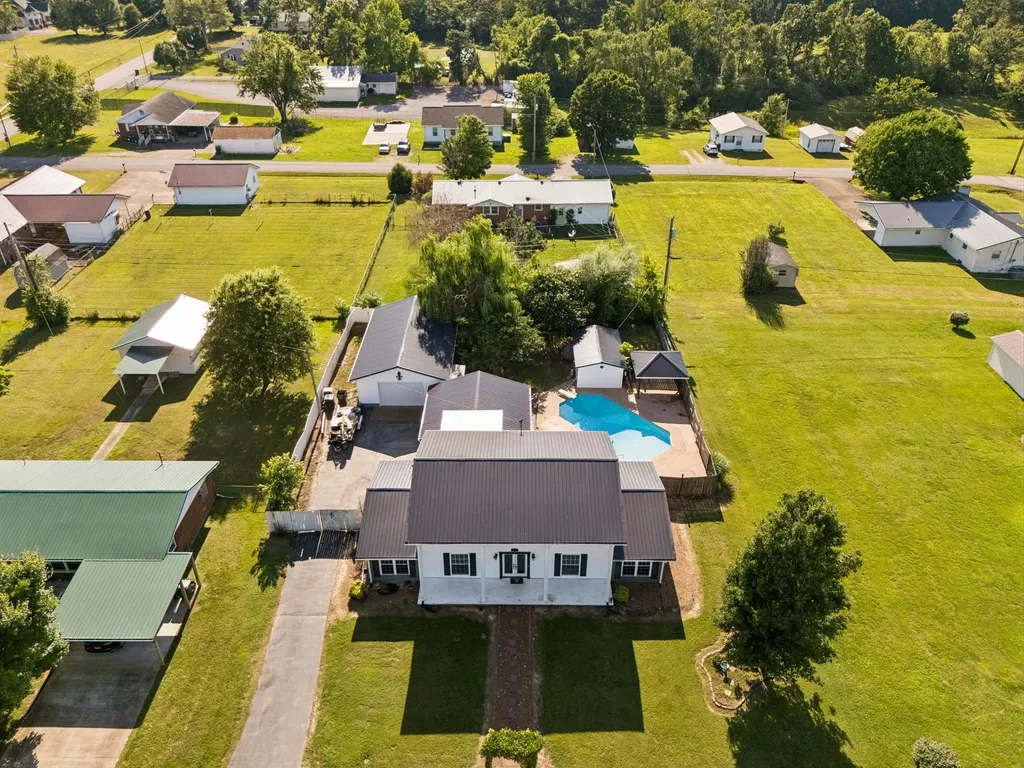 312 Hinson Street Hohenwald TN 38462