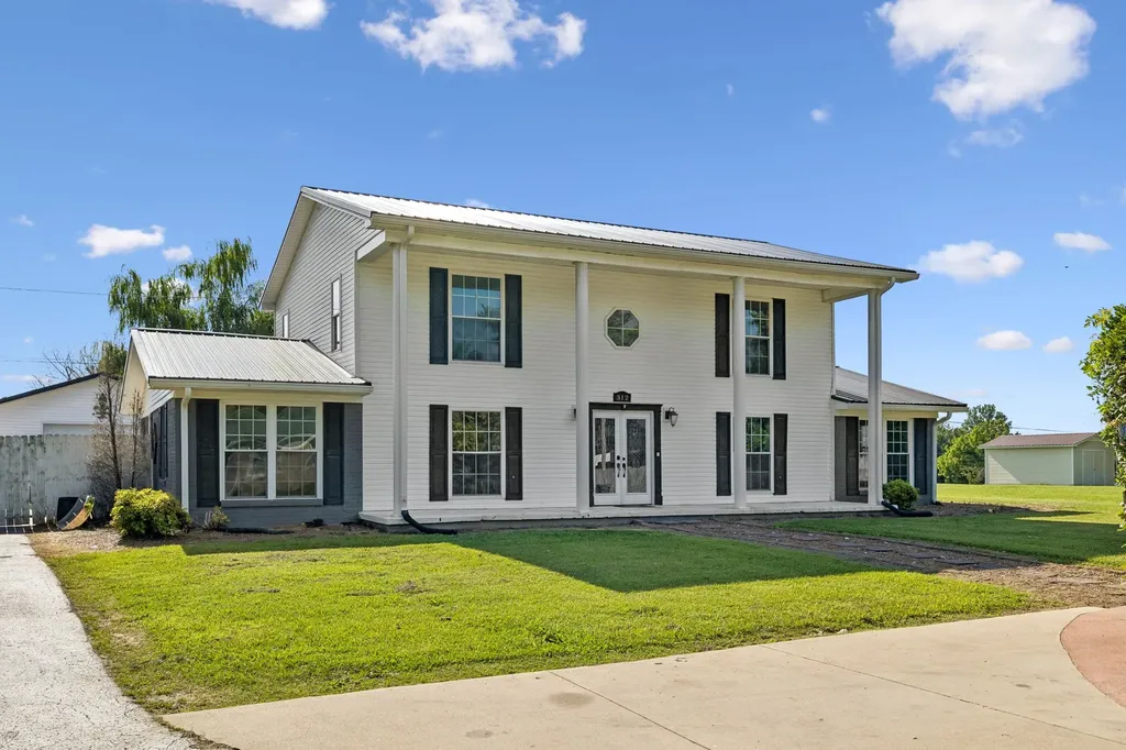 312 Hinson Street Hohenwald TN 38462