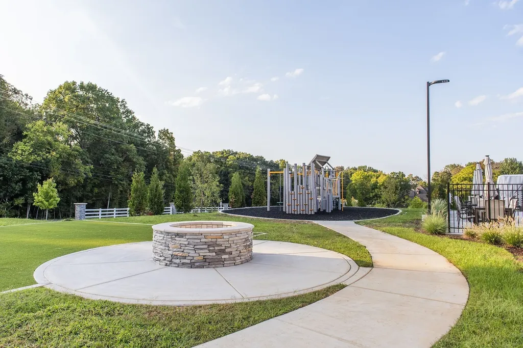 450 Tomlinson Pointe Drive Mount Juliet TN 37122