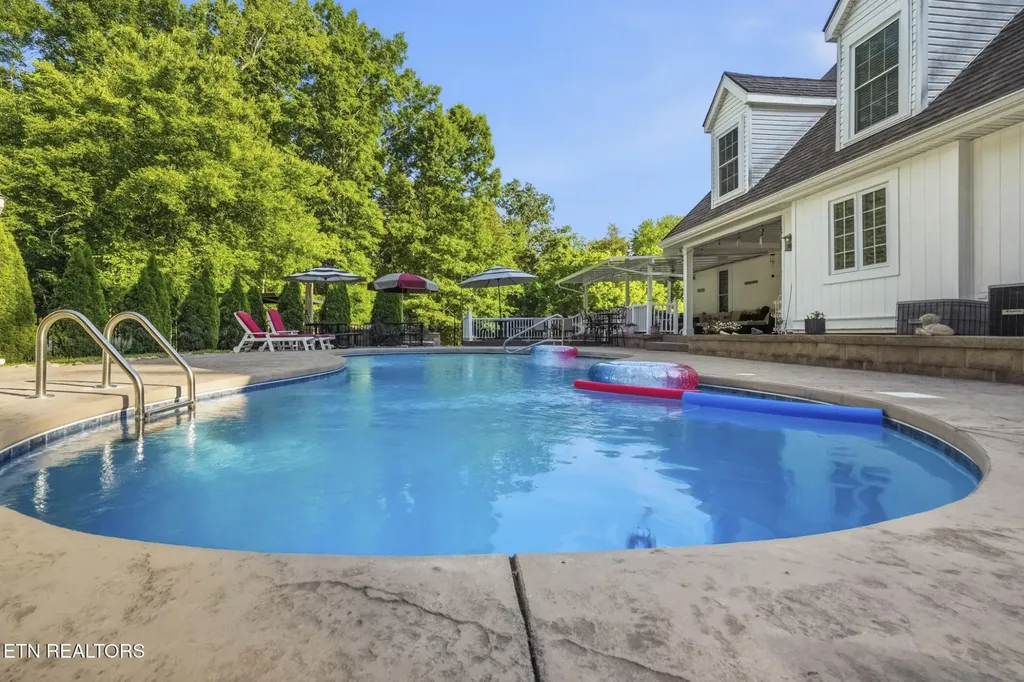 824 Midway Road Strawberry Plains TN 37871