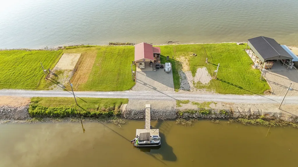 1139 River Front Drive Clifton TN 38425
