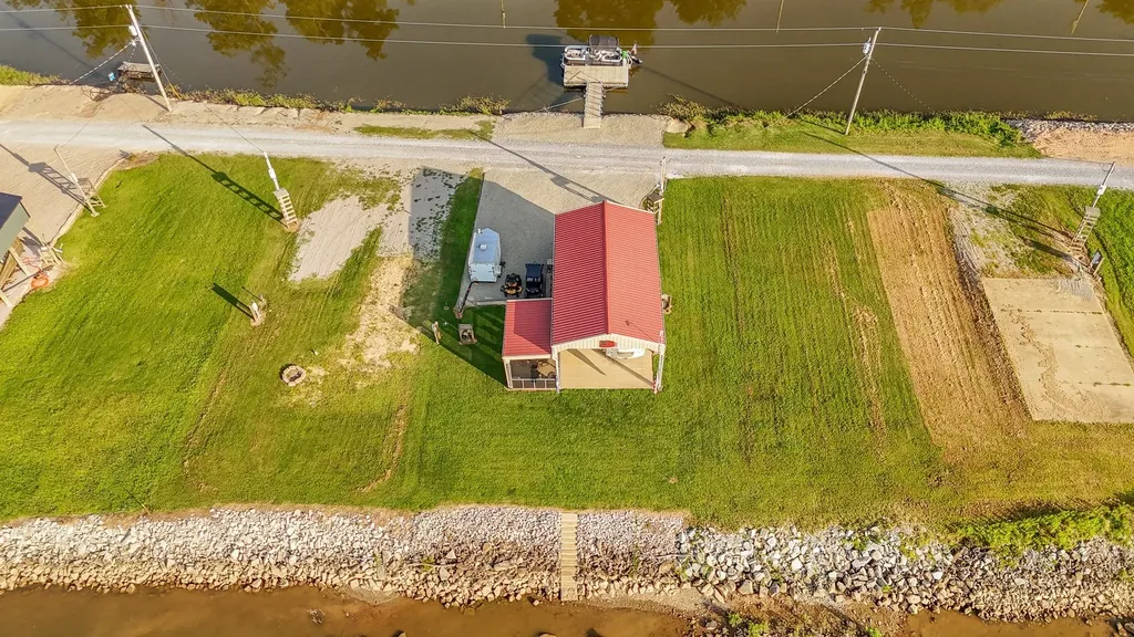 1139 River Front Drive Clifton TN 38425