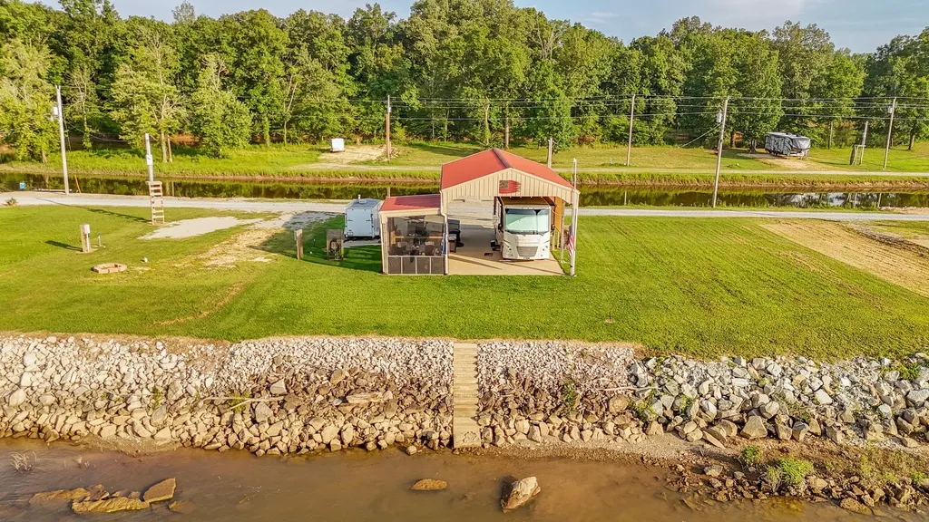 1139 River Front Drive Clifton TN 38425