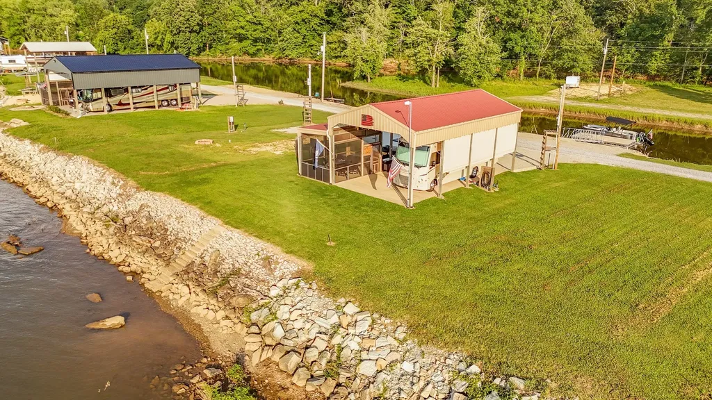 1139 River Front Drive Clifton TN 38425