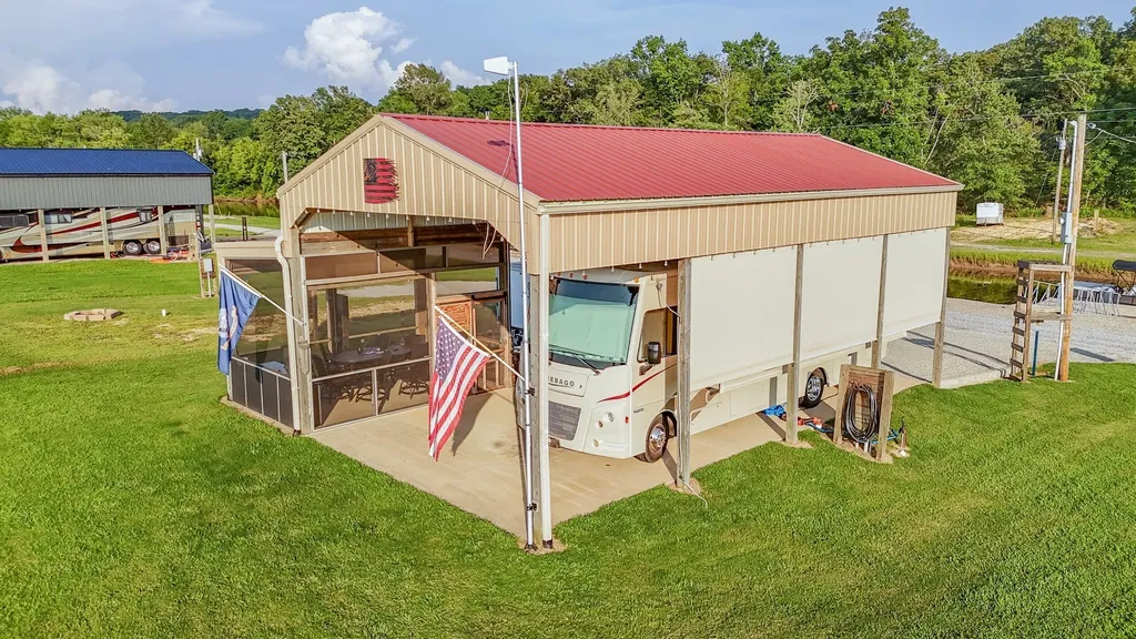1139 River Front Drive Clifton TN 38425
