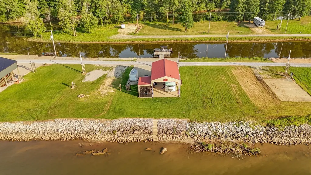 1139 River Front Drive Clifton TN 38425