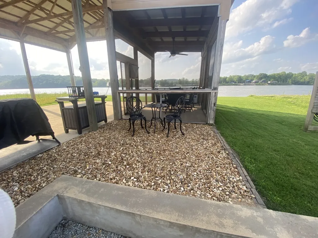 1139 River Front Drive Clifton TN 38425