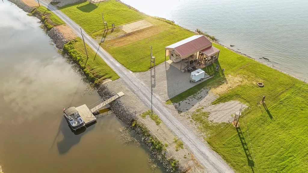 1139 River Front Drive Clifton TN 38425