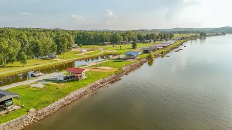 1139 River Front Drive Clifton TN 38425
