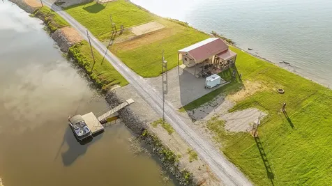 1139 River Front Drive Clifton TN 38425