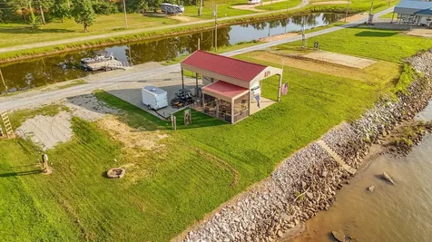 1139 River Front Drive Clifton TN 38425