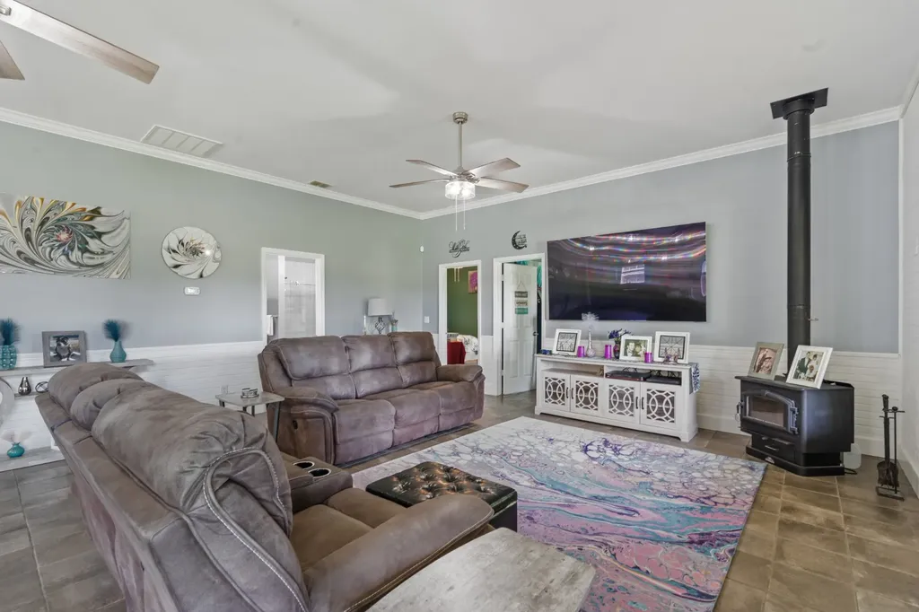 1150 Old Blacktop Road Mc Ewen TN 37101