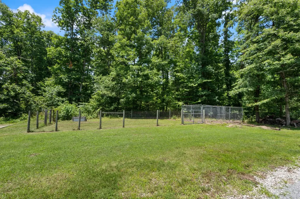 1150 Old Blacktop Road Mc Ewen TN 37101