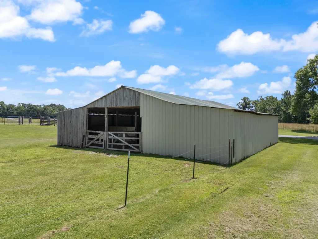 1150 Old Blacktop Road Mc Ewen TN 37101