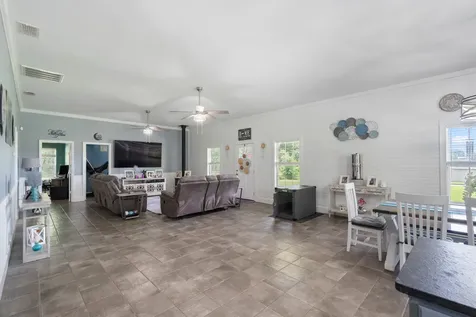 1150 Old Blacktop Road Mc Ewen TN 37101