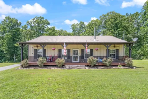 1150 Old Blacktop Road Mc Ewen TN 37101