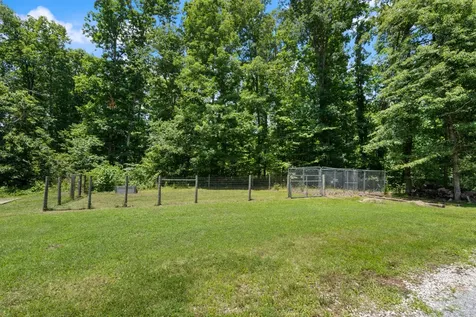 1150 Old Blacktop Road Mc Ewen TN 37101