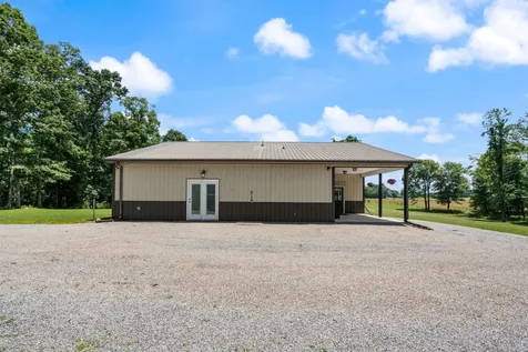 1150 Old Blacktop Road Mc Ewen TN 37101