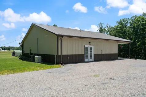 1150 Old Blacktop Road Mc Ewen TN 37101