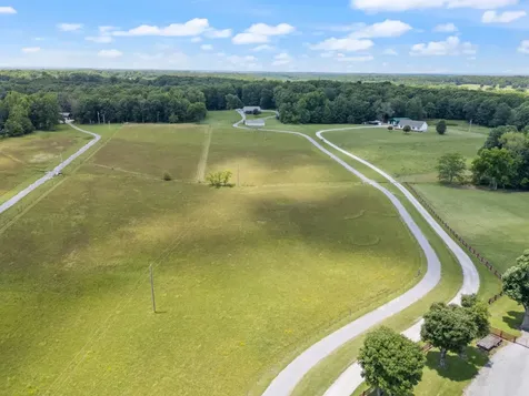1150 Old Blacktop Road Mc Ewen TN 37101