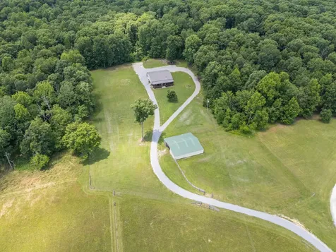 1150 Old Blacktop Road Mc Ewen TN 37101