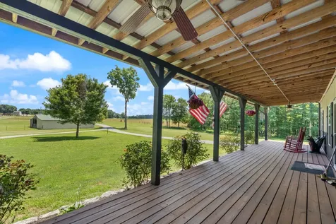 1150 Old Blacktop Road Mc Ewen TN 37101