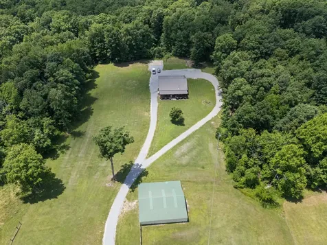 1150 Old Blacktop Road Mc Ewen TN 37101