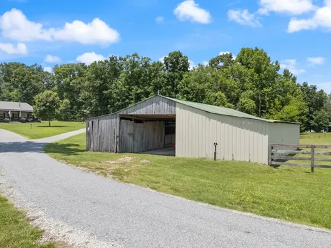1150 Old Blacktop Road Mc Ewen TN 37101
