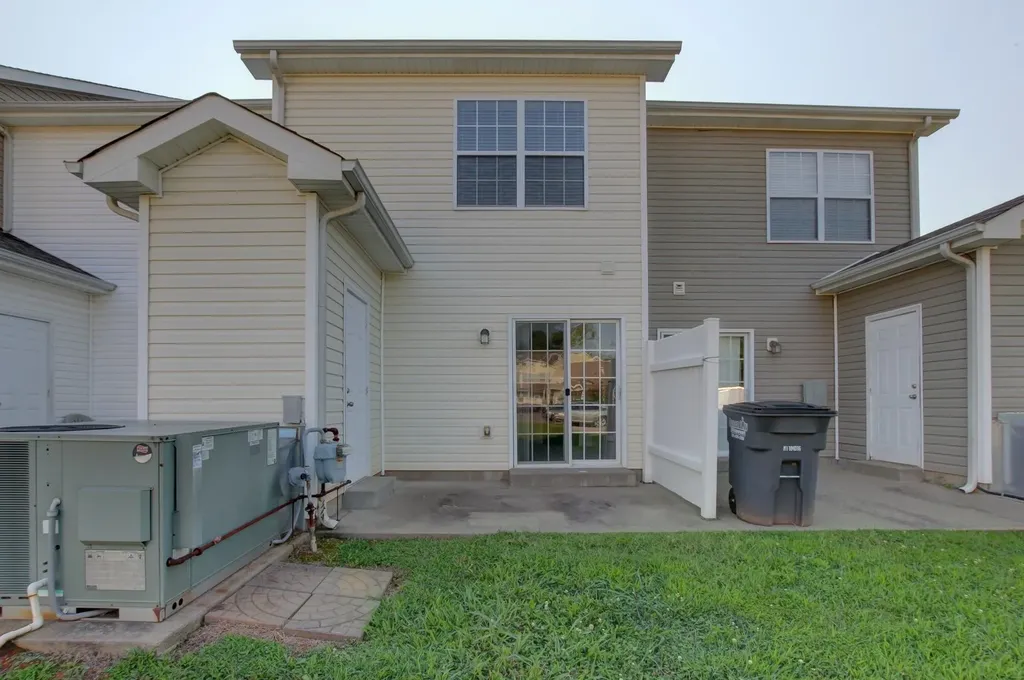 112 Alexander Boulevard Clarksville TN 37040