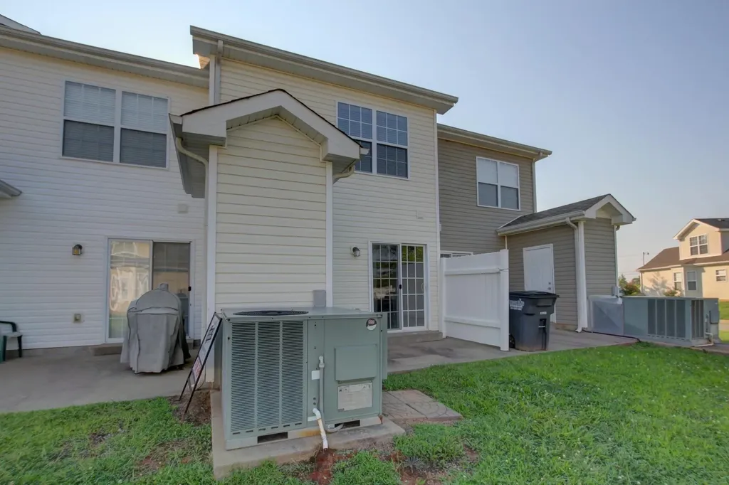112 Alexander Boulevard Clarksville TN 37040