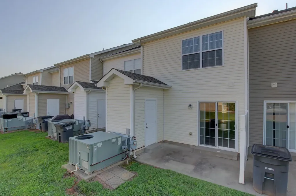 112 Alexander Boulevard Clarksville TN 37040