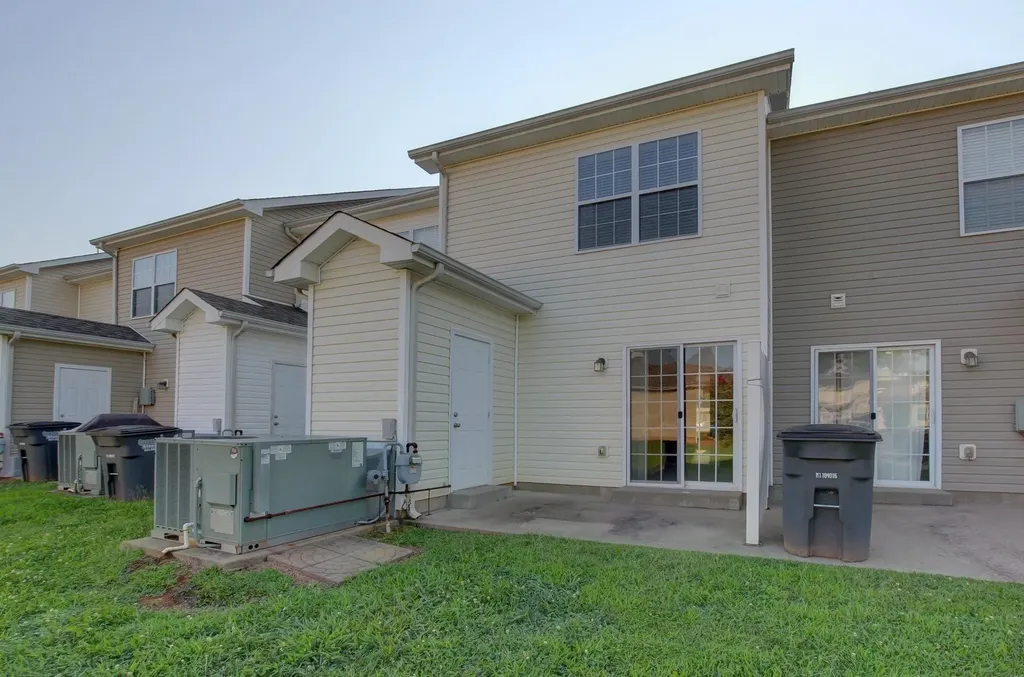 112 Alexander Boulevard Clarksville TN 37040