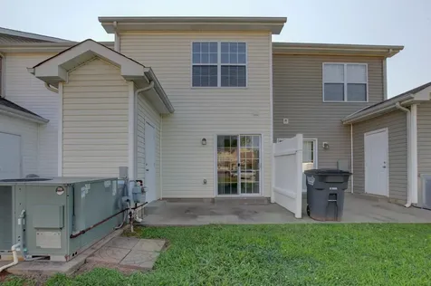 112 Alexander Boulevard Clarksville TN 37040