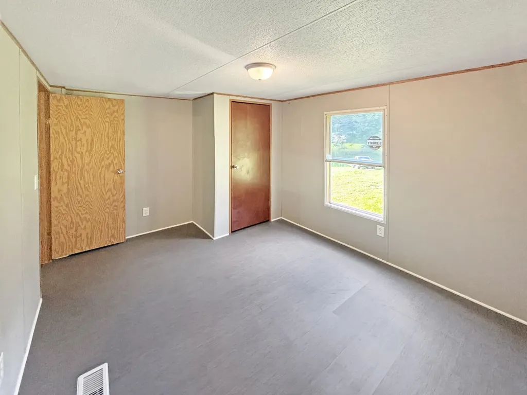 979 Oak Manor Drive, SE Cleveland TN 37323