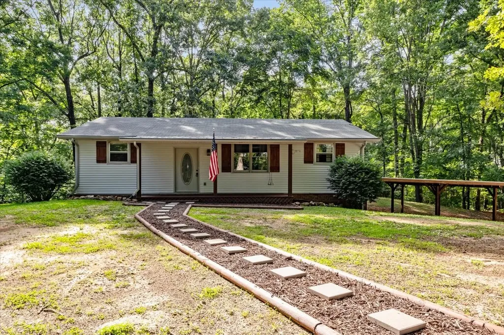 10808 Missionary Ridge Road Bon Aqua TN 37025