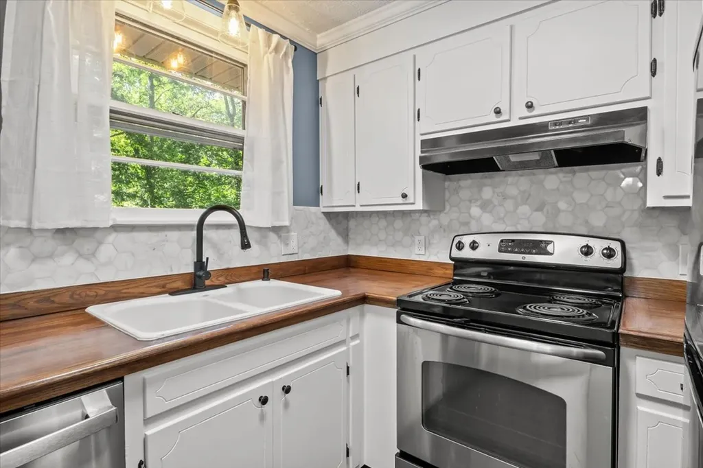 10808 Missionary Ridge Road Bon Aqua TN 37025