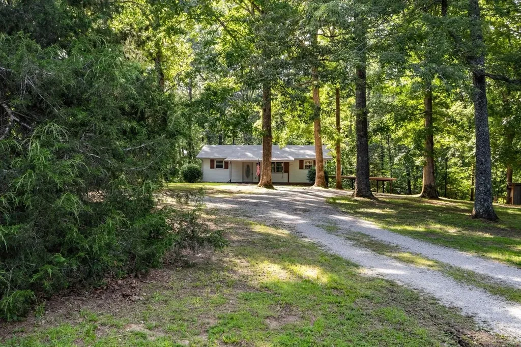 10808 Missionary Ridge Road Bon Aqua TN 37025