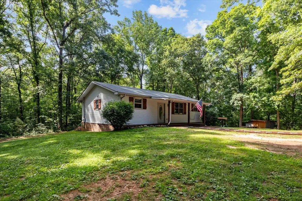 10808 Missionary Ridge Road Bon Aqua TN 37025