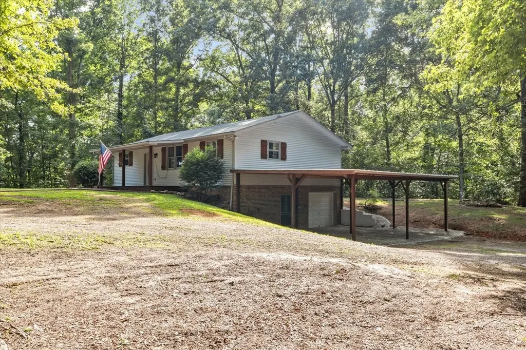 10808 Missionary Ridge Road Bon Aqua TN 37025