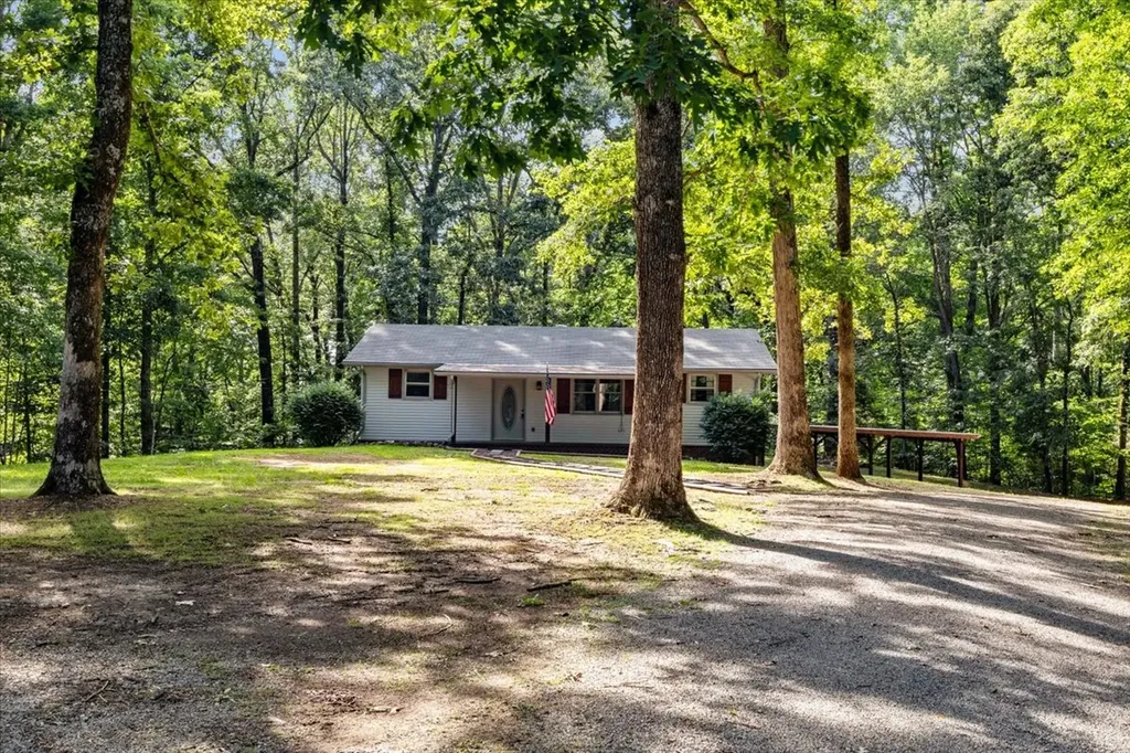 10808 Missionary Ridge Road Bon Aqua TN 37025