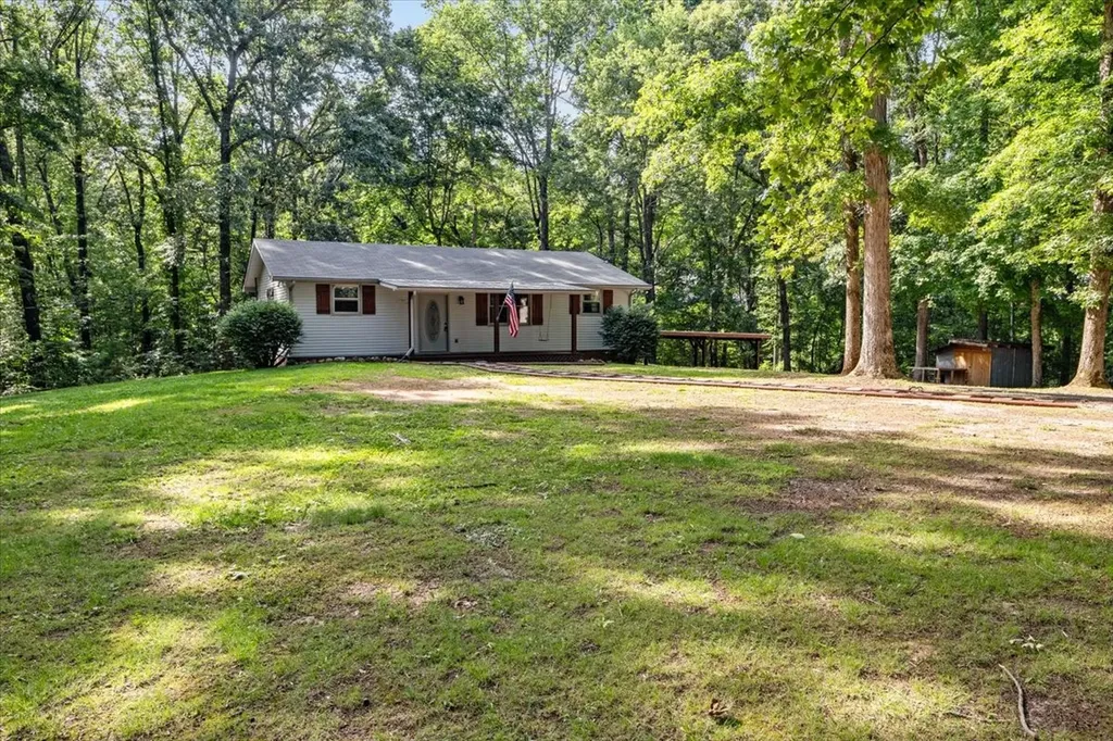 10808 Missionary Ridge Road Bon Aqua TN 37025