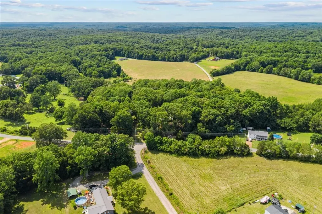 10808 Missionary Ridge Road Bon Aqua TN 37025