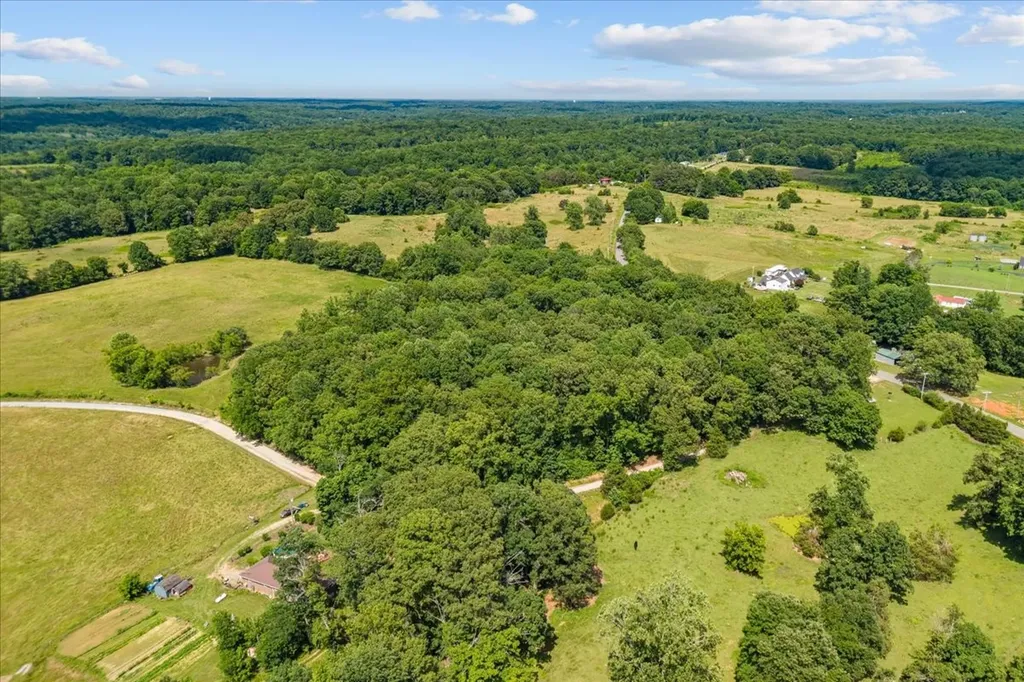 10808 Missionary Ridge Road Bon Aqua TN 37025