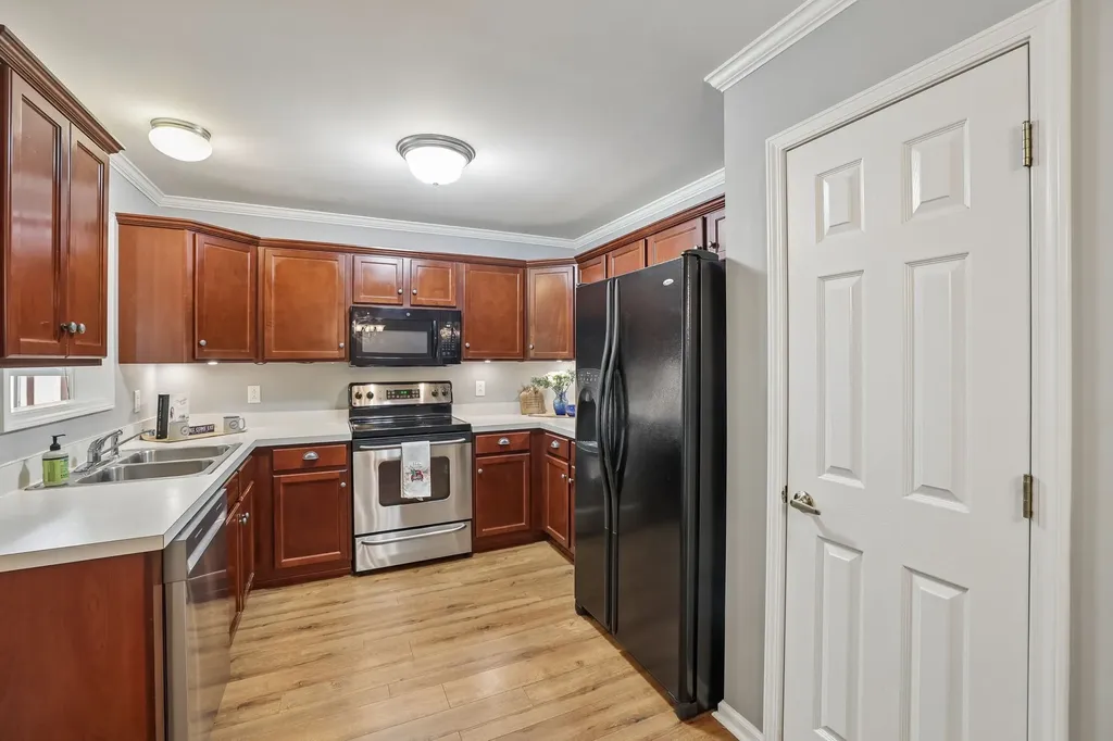 704 Village Green Circle Murfreesboro TN 37128