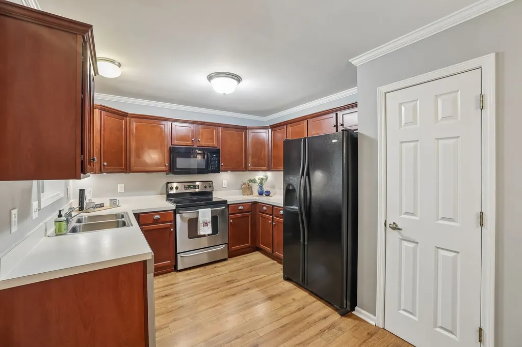 704 Village Green Circle Murfreesboro TN 37128