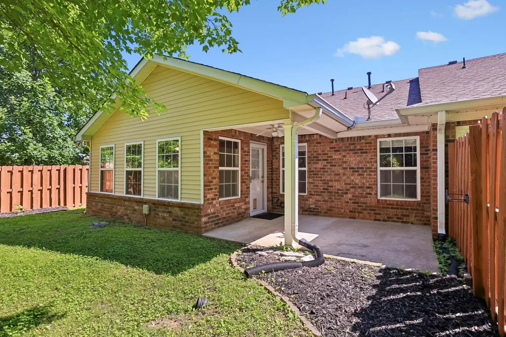 704 Village Green Circle Murfreesboro TN 37128